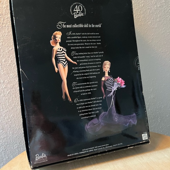 1999 40th Anniversary Barbie in Black and Silver - Picture 3 of 3
